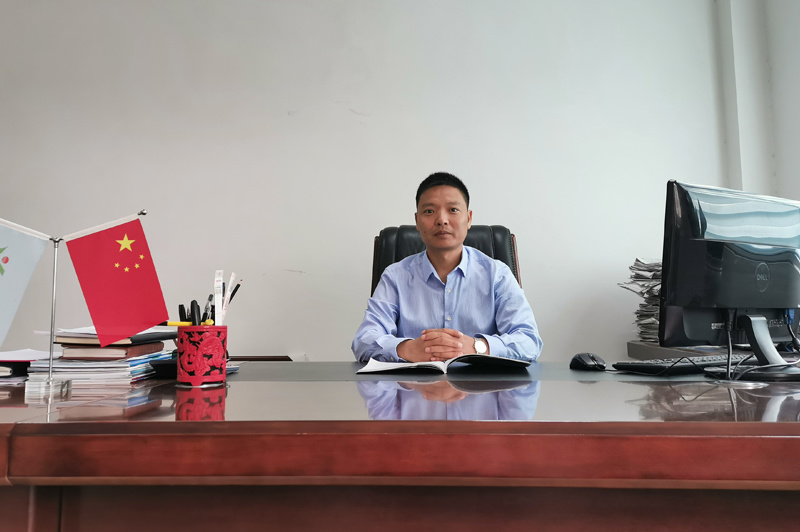 Executive Vice President of Jiyuan Yaohui Glass Products Co.